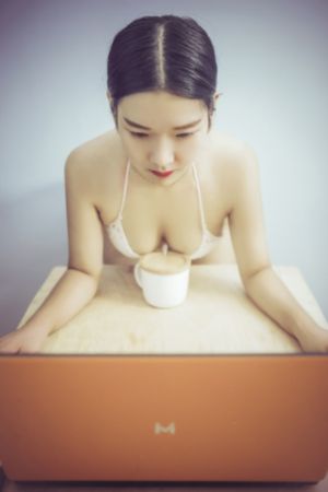 播播四房